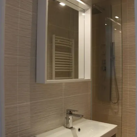 Charming 85m Flat In Heart