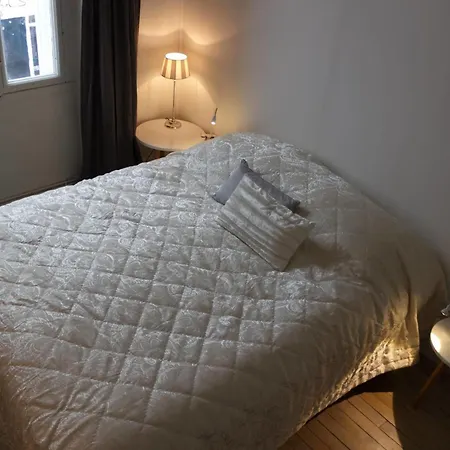 Charming 85m Flat In Heart *