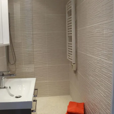 Charming 85m Flat In Heart アパート